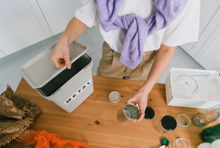 Keep Trash Bins Tightly Sealed