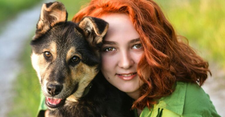 10 Final Acts Of Love Dogs Offer Their Owners