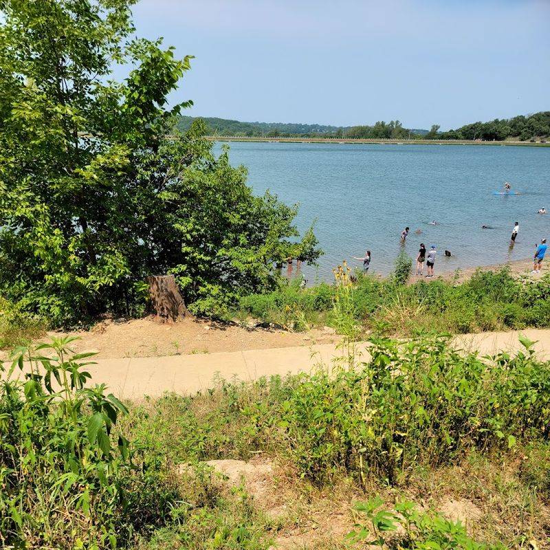 Shawnee Mission Park Off-Leash Area