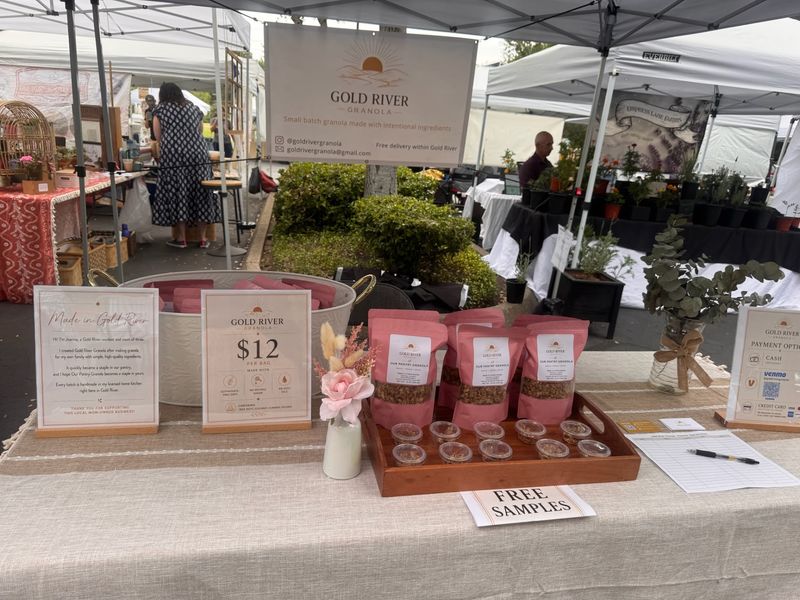 Gold River Sunday Market in Gold River