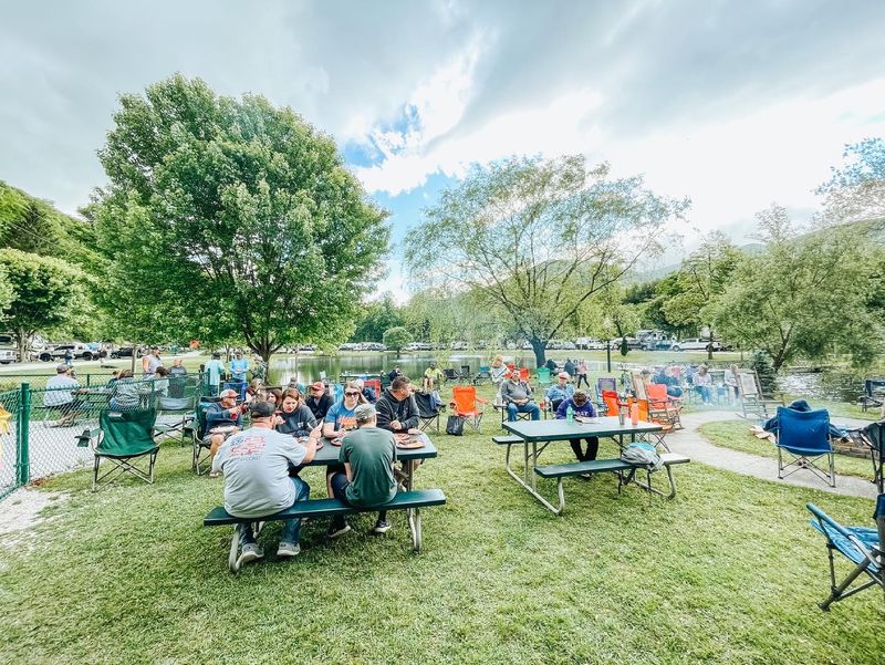 Mountain River Family Campground - Newland