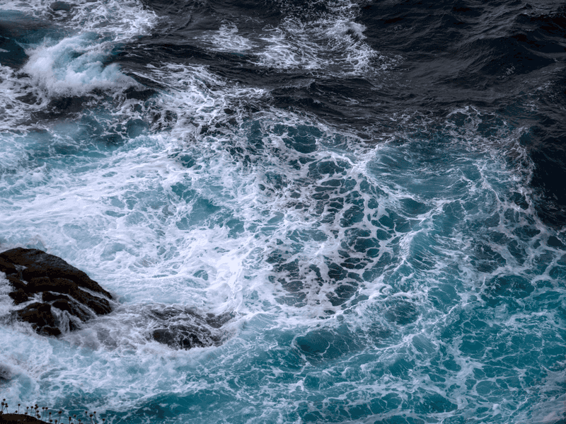 Water Behaves Strangely Around Rocky Points