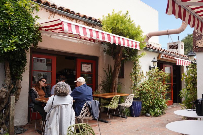 Cafe Society, Half Moon Bay