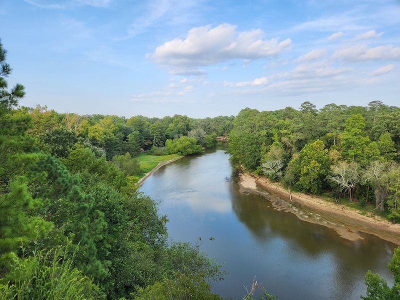 Cliffs Of The Neuse State Park Combines Hiking And A Lake