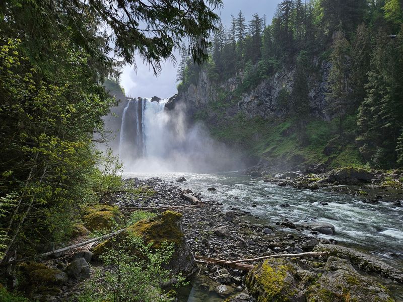 See Snoqualmie Falls From Both Viewpoints