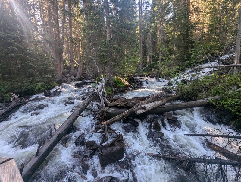 Lower Cataract Lake Loop Gives More Than It Asks
