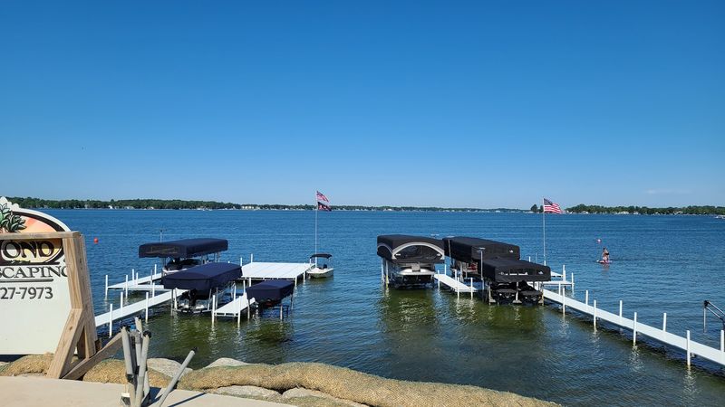 Lake Wawasee, Syracuse