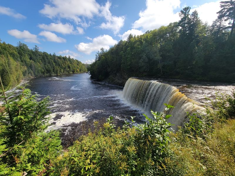 Tahquamenon Falls State Park, Paradise