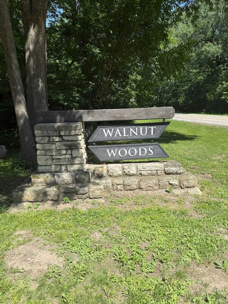 Walnut Woods State Park
