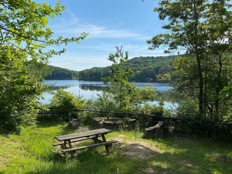 Lake Hope State Park, McArthur