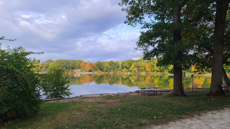 Herrick Lake Forest Preserve, Wheaton