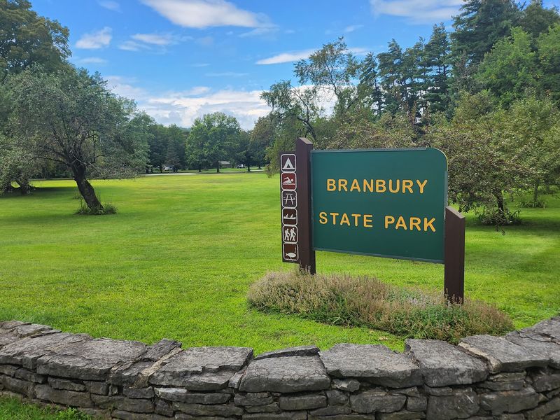 Pair Silver Lake and Branbury for a Lakeside Loop