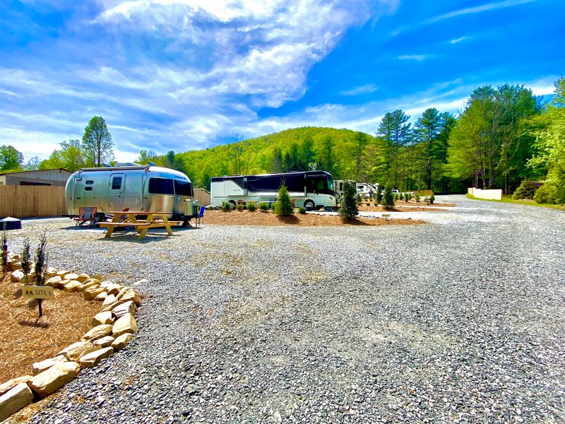 Land of Waterfalls RV Campground - Pisgah Forest