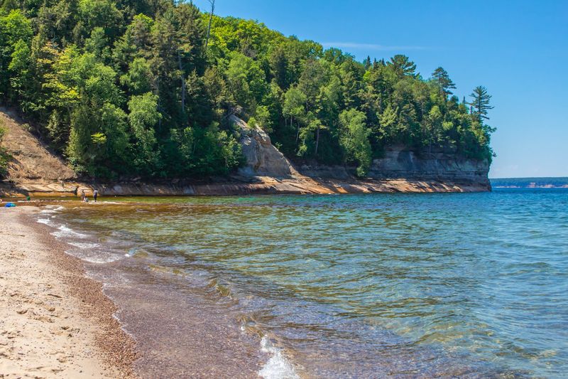 Munising Loop: Sand Point Beach, Miners Falls, Miners Beach