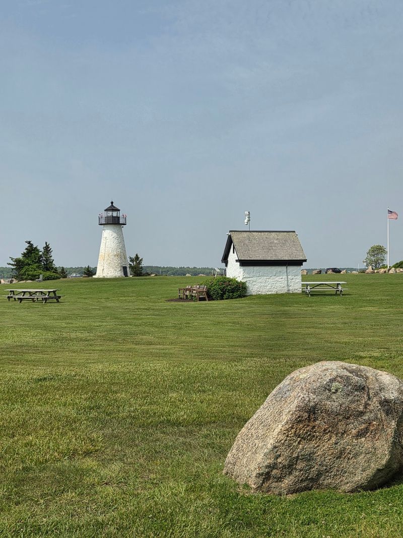Ned's Point Lighthouse