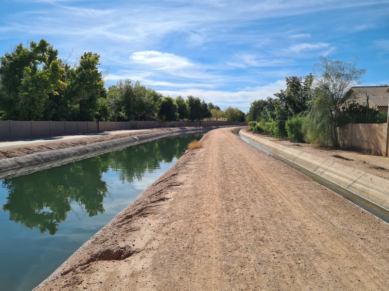 Consolidated Canal Path: Chandler's Smooth Paseo