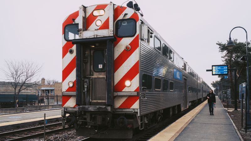 Check Metra’s Peak Travel Restrictions