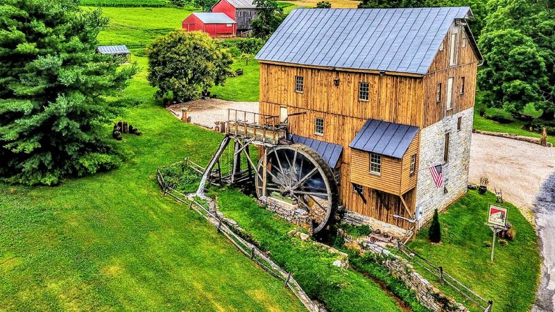Wade's Mill, Raphine