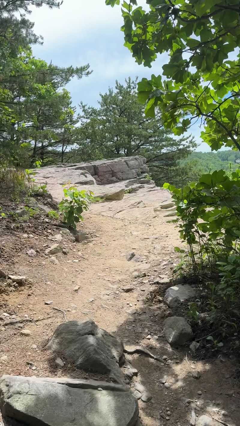 Raven Rocks Trail, Bluemont