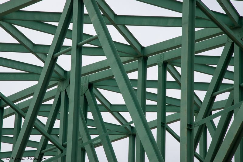 St. Charles: Bridges, Banks, and a Tidy Loop