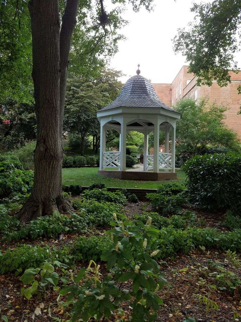Carlyle House Historic Park, Alexandria
