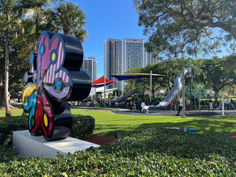 ArtsPark at Young Circle, Hollywood