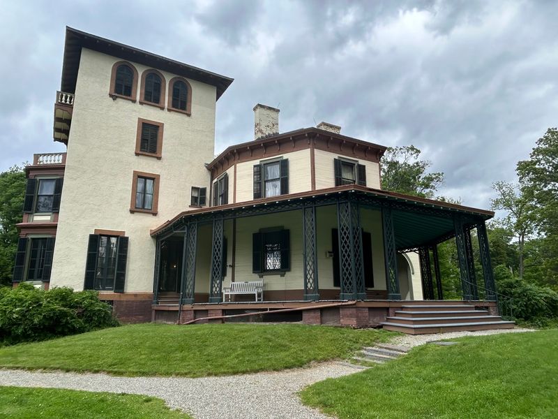Locust Grove Estate, Poughkeepsie: Trails With a Telegraph Twist
