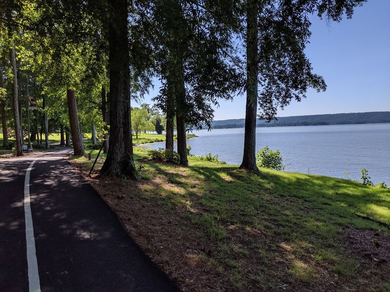 Sunset Drive Trail and Lakeshore Parks, Guntersville