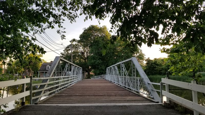Historic New Bridge Landing: Pause by the Crossing