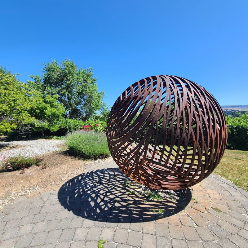 Wenatchee Riverfront Park: Finish With Art and River Views