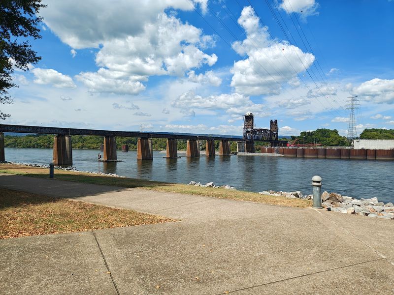Chickamauga Dam Access, Chattanooga: Begin With Big Views