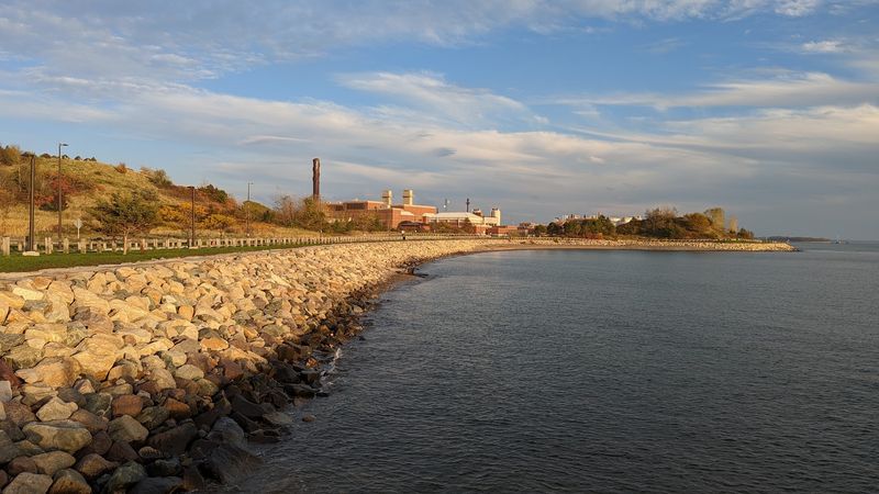 Deer Island HarborWalk: Big Harbor Views