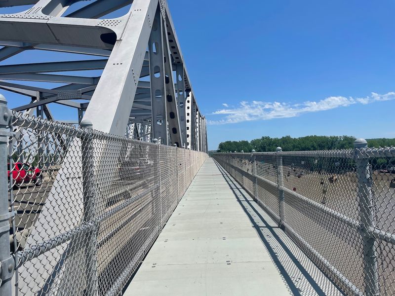 Jefferson City: Missouri River Pedestrian Bridge