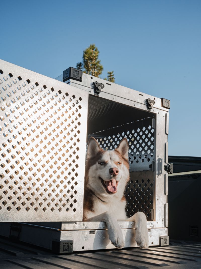 Blocking Airflow Around A Travel Crate