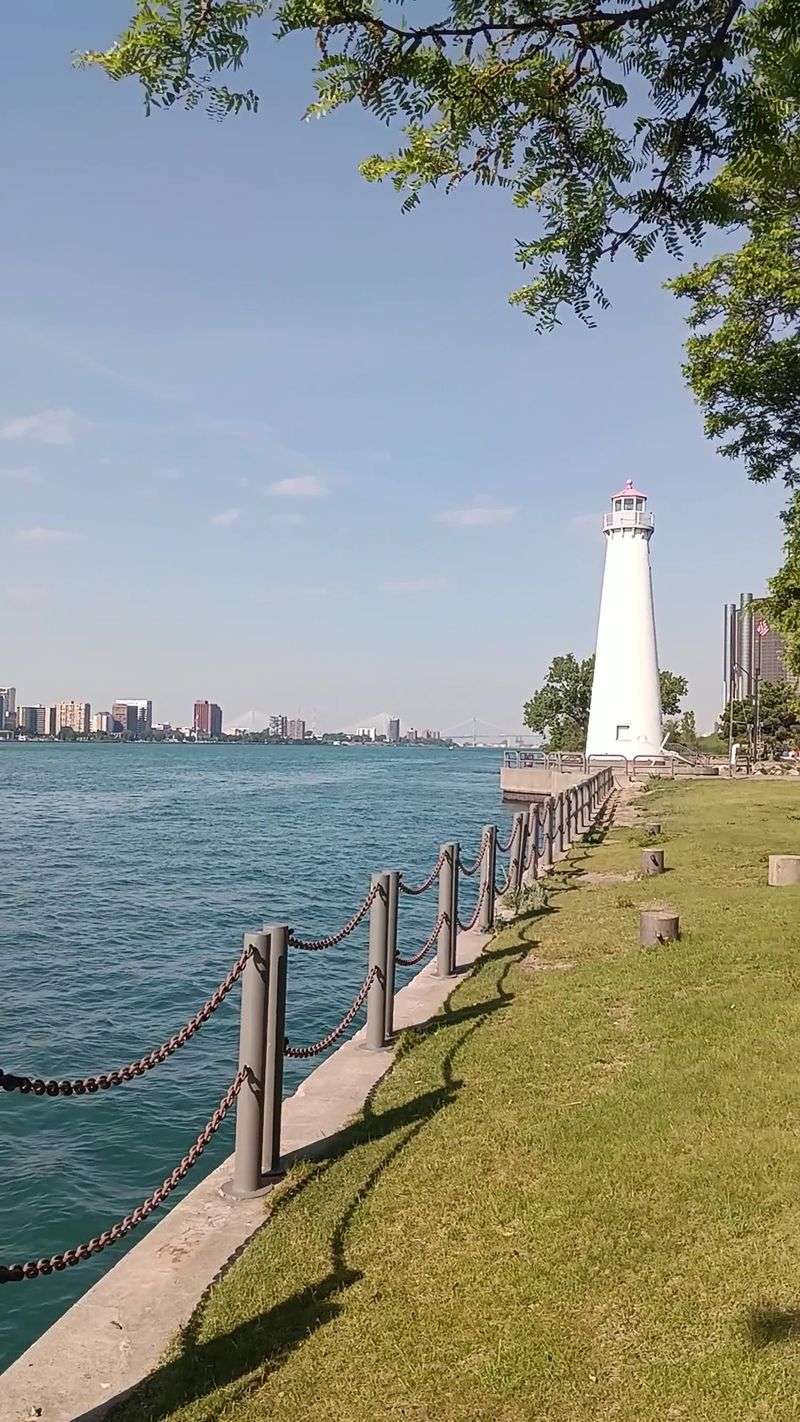 Milliken State Park and Harbor Lighthouse, Detroit