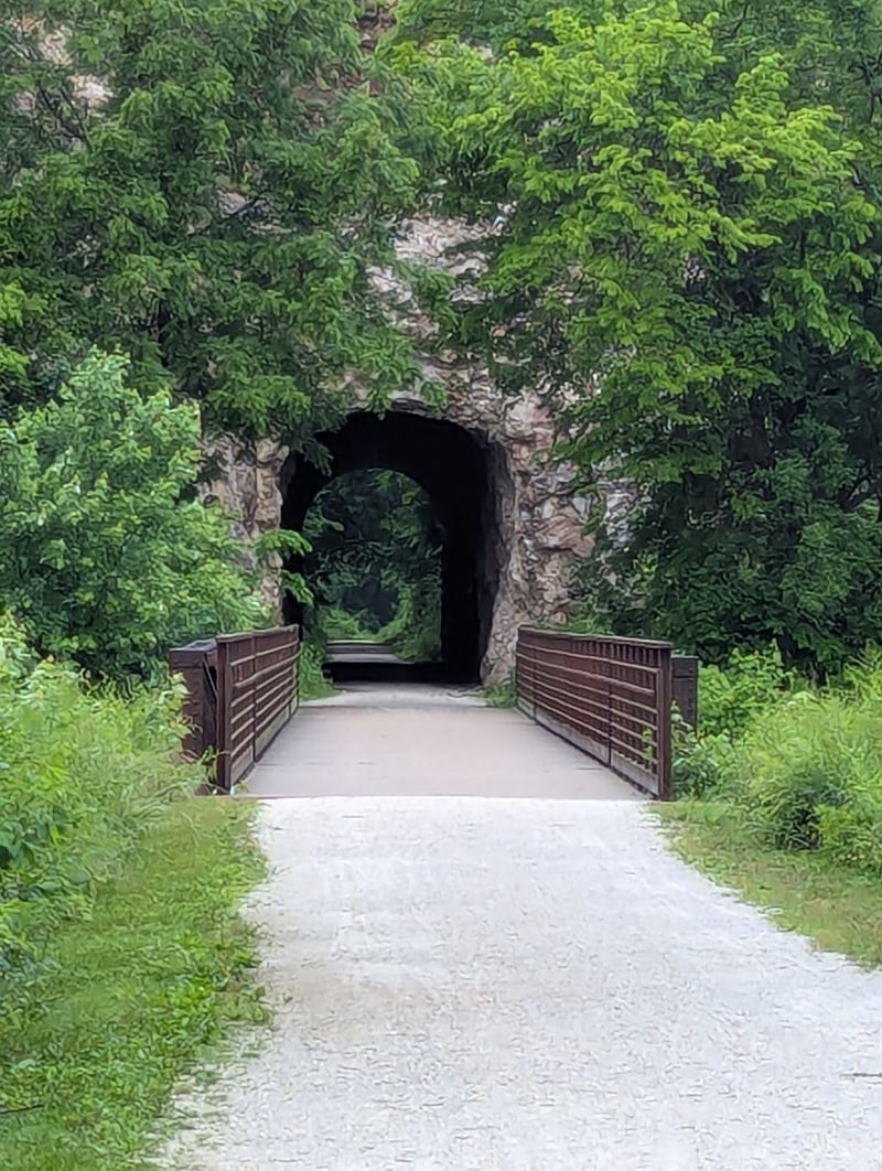 Rocheport: Katy Trail and Historic Tunnel