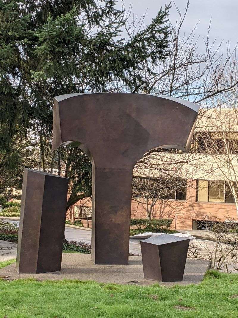 Park Lane Outdoor Sculpture Gallery: Kirkland at Walking Speed
