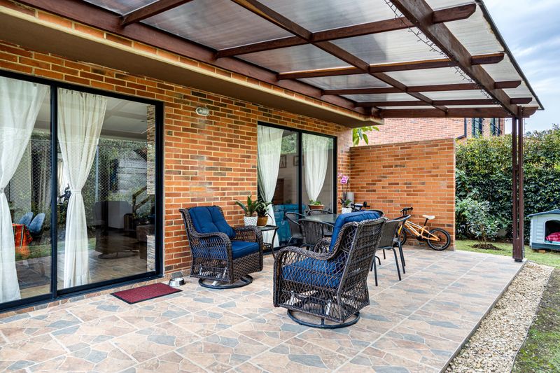 Covered Areas Can Become A Potty-Time Advantage