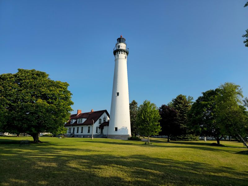 Wind Point Lighthouse Area in Racine: Take the Grounds Slowly