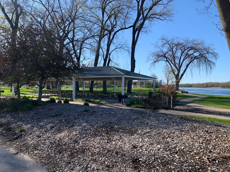 Wabasha: Beach Park and Historic Main Street