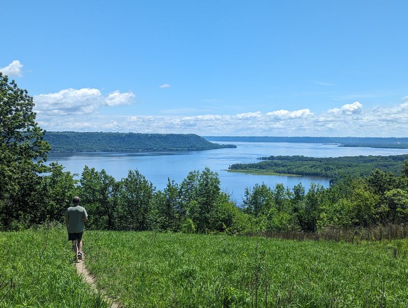 Frontenac State Park: Bluffside Trail