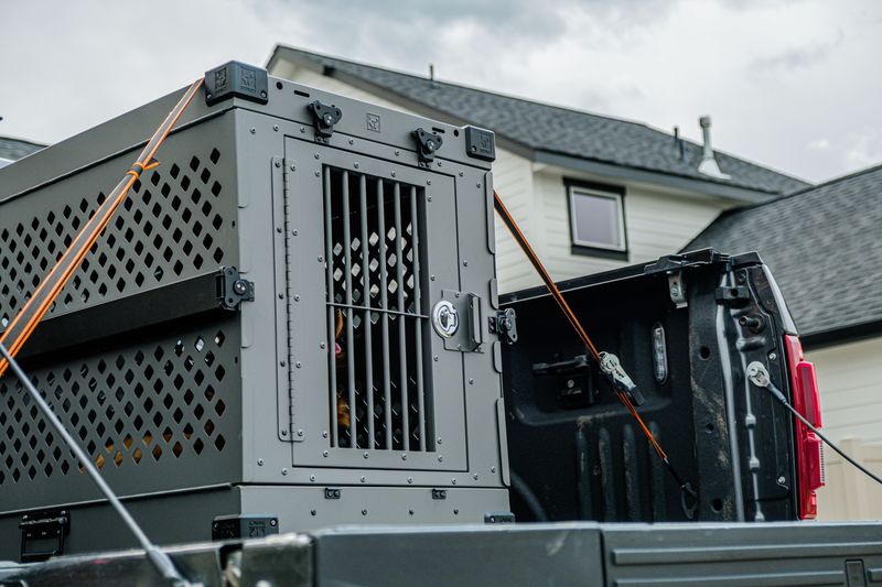 Choosing a Secure Crate for the Truck Bed